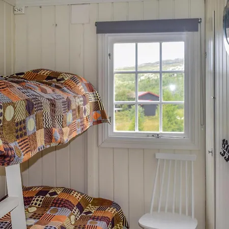 Semesterbostad Amazing In With Kitchen